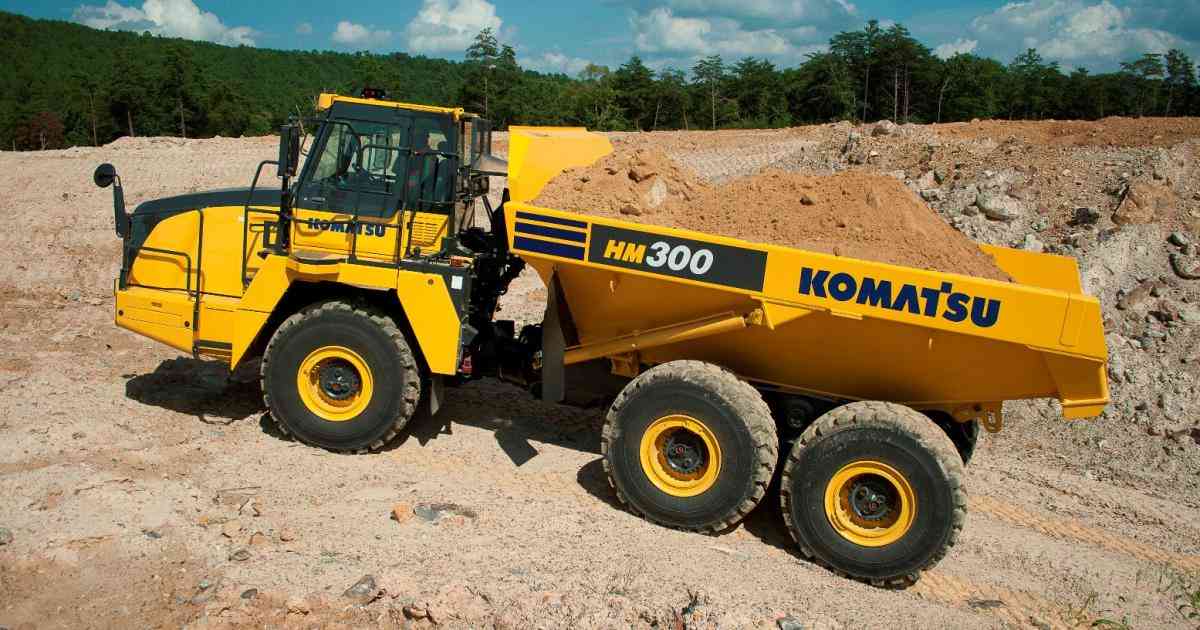 Шарнирно-сочлененный самосвал ШСС Komatsu